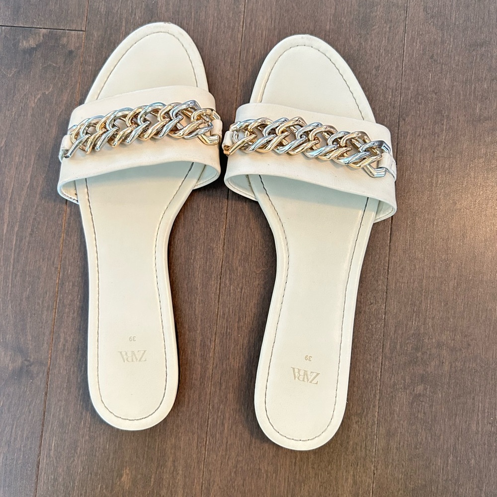 Woman’s slippers